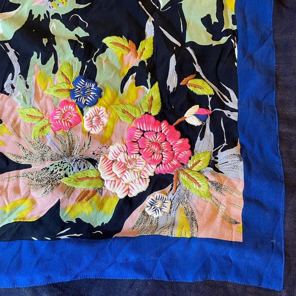 *Extra big* Quality Embroidered scarf wrap